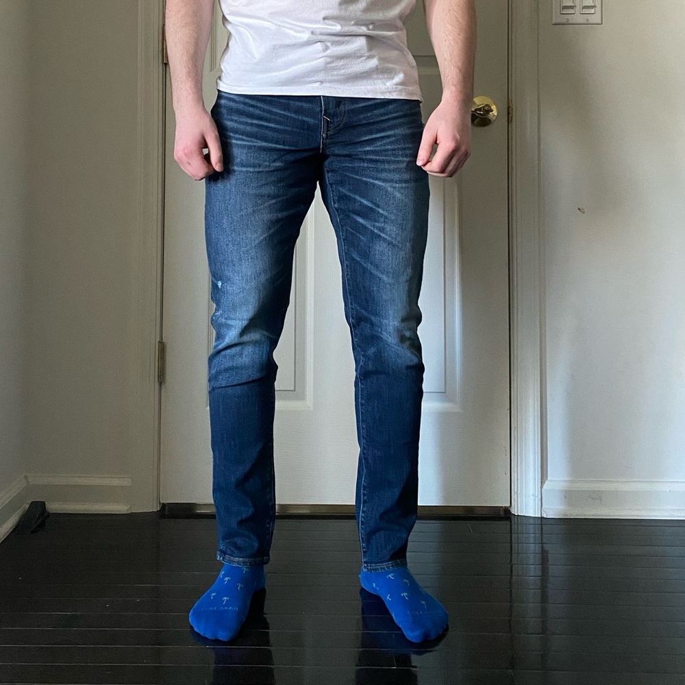 American Eagle men’s athletic skinny jean in dark wash size 32x32